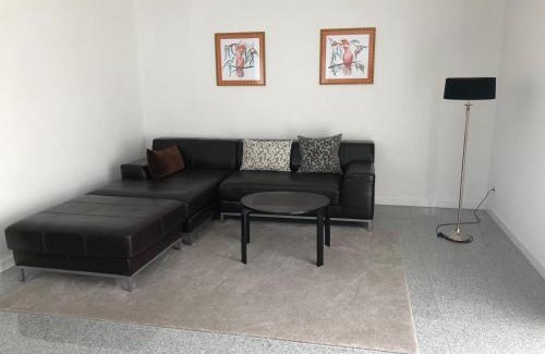 Seelhorst Apartment | Modernes Stadthaus 100qm Parkplatz Bad&Dusche Küche