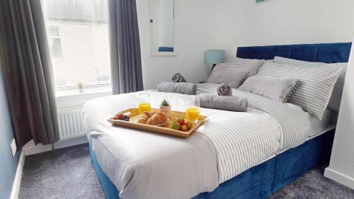 Blackburn Apartment | Modernised 3-bedroom Blackburn townhouse sleeps 6