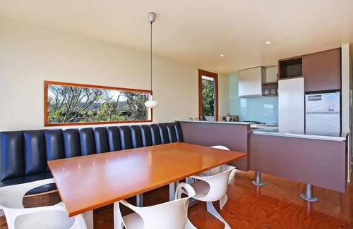 Moggs Creek House | Moggs Magic I Ocean Views I Walk to Beach