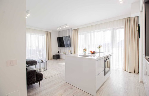 Brasov Apartment | MoHost Mountains View