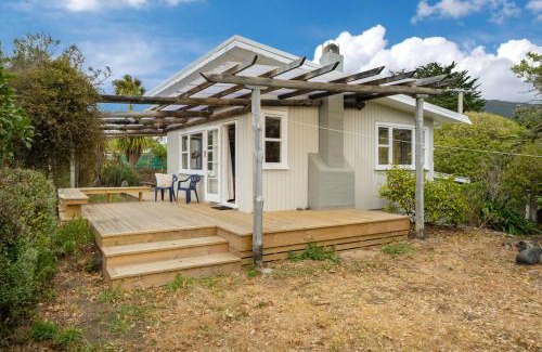Pakawau House | Mohuaiti - Golden Bay Holiday Home