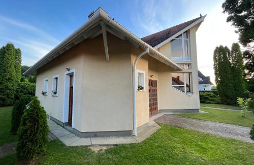 Lenti Apartment | Mol-Ker-Vill Apartment