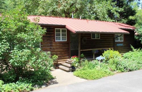 Molalla House | Molalla River Cottage