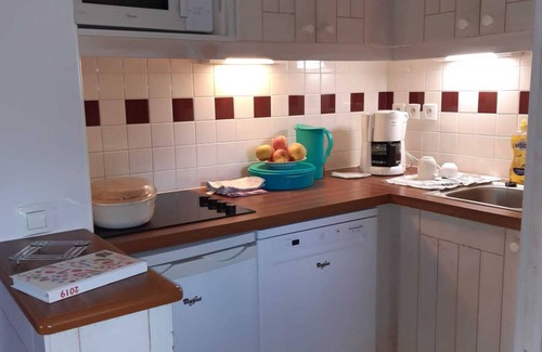 Moliets-et-Maa Apartment | Moliets apartment residence with swimming pool sleeps 6 from 300,00€