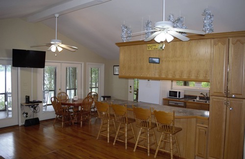 Bowling Green Cabin | Mom's Cabin - Relax Without Trying