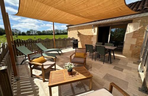 Sainte-Foy-de-Longas House | Mon Petit Domaine