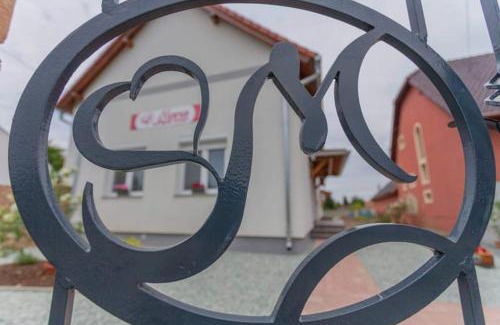 Sarvar Apartment | Mona Apartman