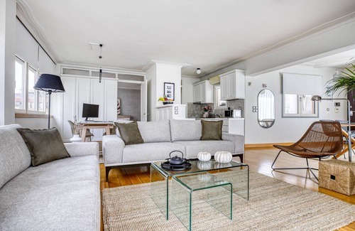 Psirri Apartment | Monastiraki Stylish Loft W/Acropolis View/Bathtub