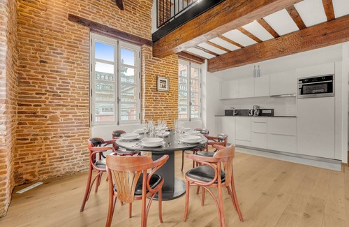 Saint-Georges Apartment | Monsieur Henri - Grand appt en plein centre ville