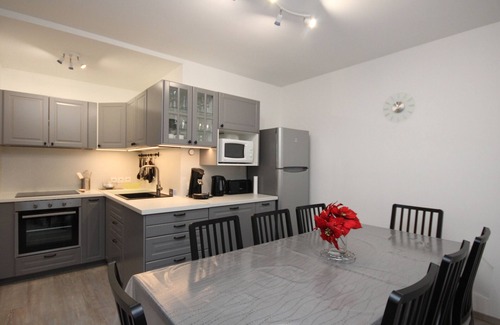 Mont-Dore Apartment | Mont-Dore: 4BR Duplex with Balcony, Garage, and Wi-Fi