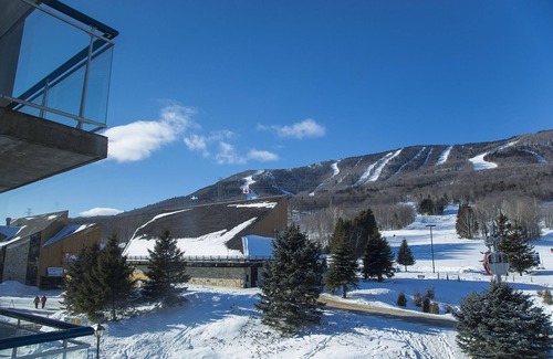 Beaupre Apartment | Mont Sainte Anne, Massif de Charlevoix, studio ski IN ski OUT Quebec city