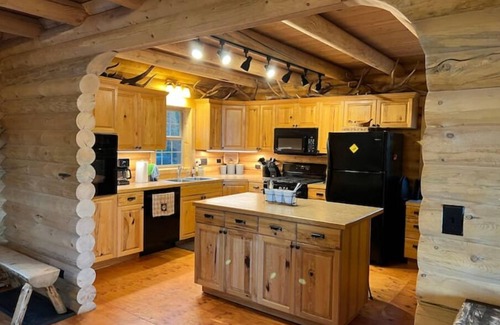 Livingston Cabin | Montana Mountain Lodge Retreat