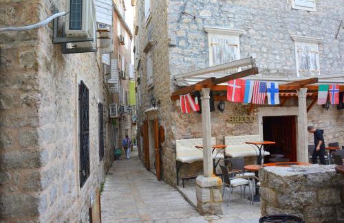 Old Town Bed & Breakfast | Montenegro Backpackers Home Budva