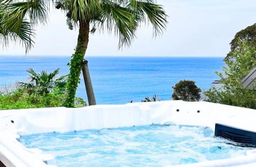 Tateyama Villa | Monterey House by SANA