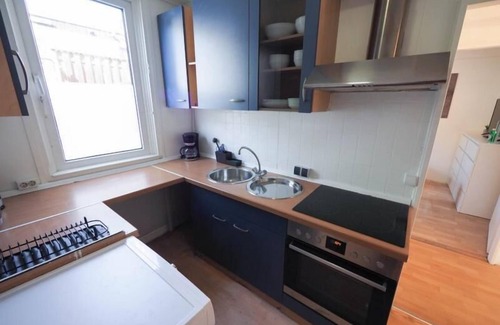 Ahrensburg Apartment | Monteurwohnung mit Terrasse für 7 Personen – WLAN, TV, Küche – Ahrensburg Nähe Hamburg - OD06c