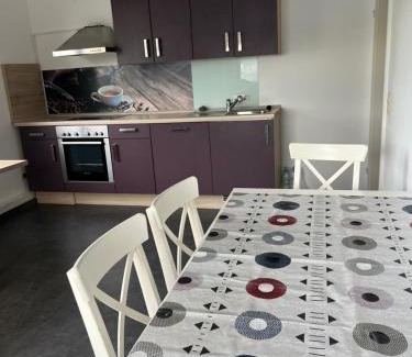 Gerbrunn Apartment | Monteurzimmer 3 Pers, Würzburg, Gerbrunn, Gemeinschaft Küche, Dusche, WC