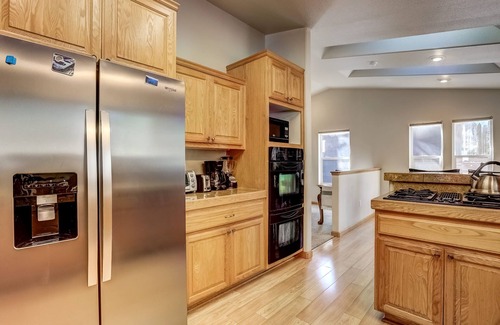 Montgomery Estates House | Montgomery Estates Bliss | Hot tub & fur babies welcome!