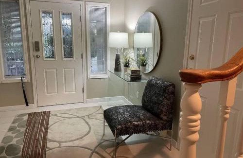 Saanich Apartment | Monthly Furnished Bright Beautiful 3bedroom Suite