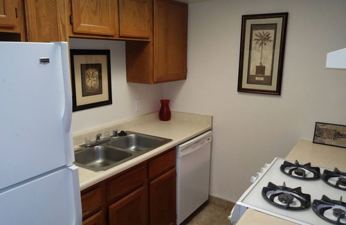 Pittmann House | Monthly Rental 1 Bdrm Henderson Townhome