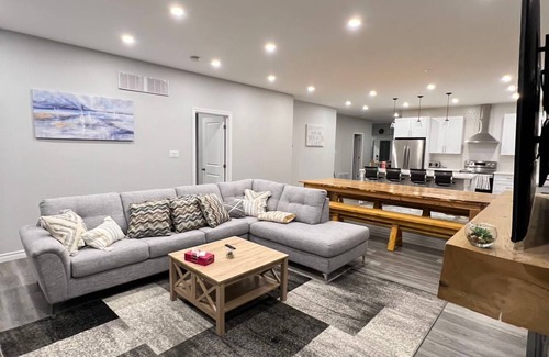 Lindsay Cottage | (Monthly rental only)Luxury Cottage Sturgeon Lake