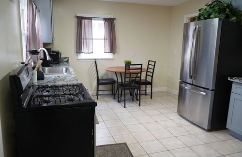 Memphis House | MONTHLY STAYS 6Bedroom Home - Near Beale St -Ideal for Groups