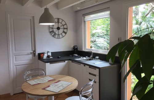 Aiguelongue Villa | Montpellier villa with pool 10 minutes from the city center 8 km from the beach.