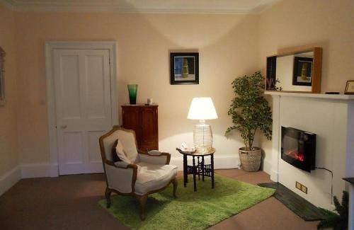 Selkirk House | Montrose Apartment