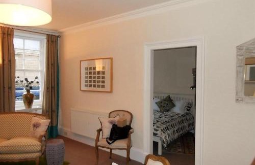Selkirk House | Montrose Apartment