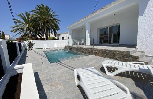 El Mas Bosca House | Montsia 23 - Casa con piscina privada en Roses