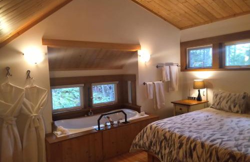 Madeira Park House | Moon Dance Cabin