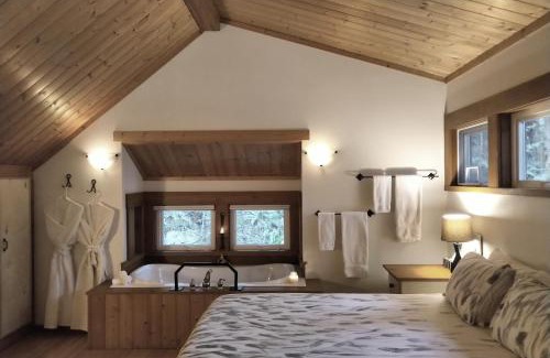 Madeira Park House | Moon Dance Cabin