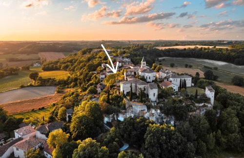 Flaugnac House | Moon