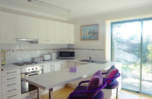 Diamond Creek House | Moon House - family bungalow