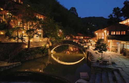 Rongjiang Hotel | Moon Mountain Residence Dali Life Homestay