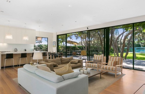 Portsea House | Moonah Pool and Spa Retreat Portsea
