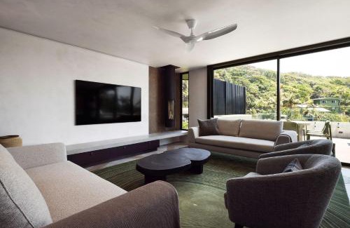 Byron Bay House | Moonrise & Starfall - twin Wategos luxury retreats