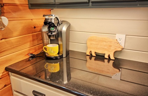 Warrensville Cabin | Moonshine River-Open for Bookings! River Front, Hot Tub, Game Room