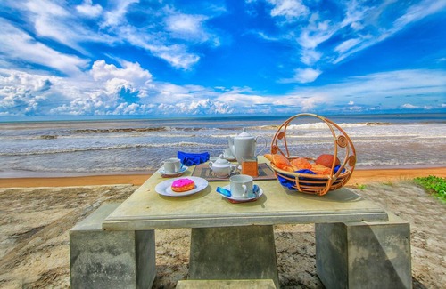 Boossa Villa | Moonstone Villa a hidden gem on an almost private beach on the Indian Ocean.