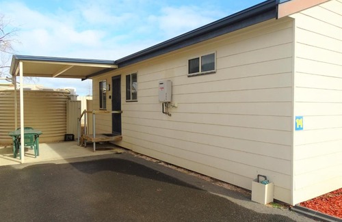 Moonta Bay House | Moonta Bay Cabins - Cabin 14