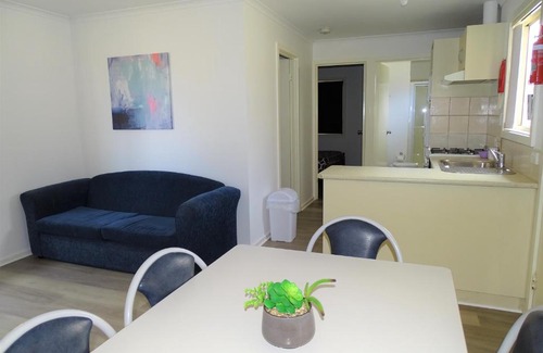 Moonta Bay House | Moonta Bay Cabins - Cabin 14