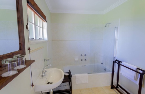 Himeville Hotel | Moorcroft Manor Boutique Country Hotel offers something for everyone.