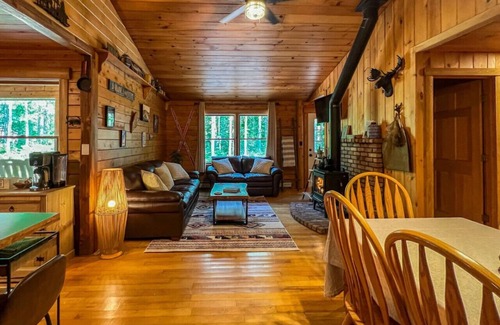 Denmark Cabin | MOOSE CABIN | 5-Star Maine Experience | Hot Tub