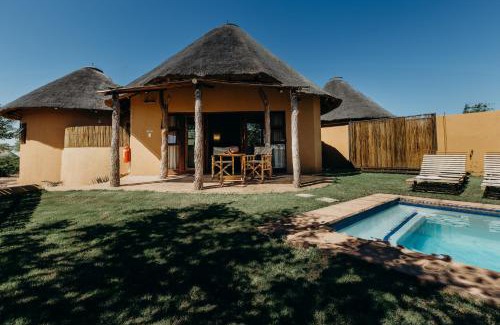 Weipe Cabin | Mopane Bush Lodge