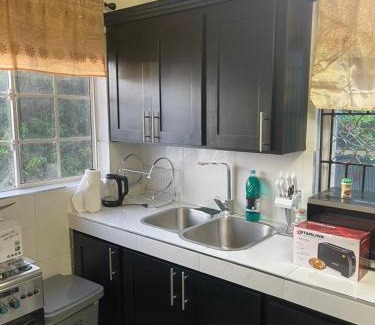Gordon Town Hotel | Morales Apartment