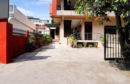 Bullawala House | Mordern Room Ballaupur Chowk Dehradun