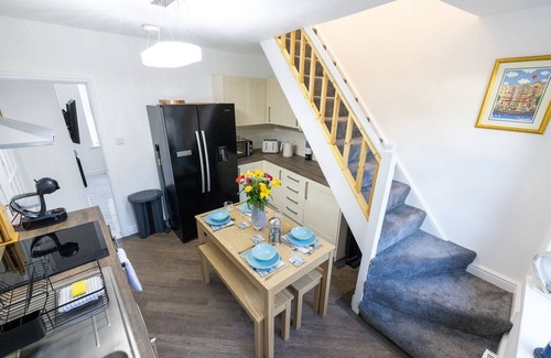 Slyne Cottage | Morecambe Bay 2-Bed Cottage Hot Tub/Jacuzzi/Sauna