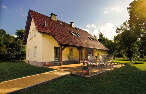 Burg-Dorf Apartment | Morgensonne-Backhaus, bedroom, living room/kitchenette, shower/WC - Penkehof Spreewald