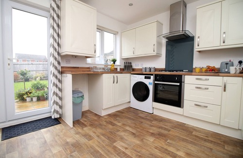 Bon-y-maen House | Morris House by Our Home Short Stays