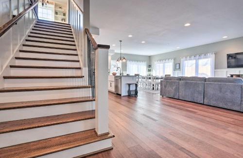 Lovettsville House | Morrisonville Manor with Fire Pit and Hot Tub!