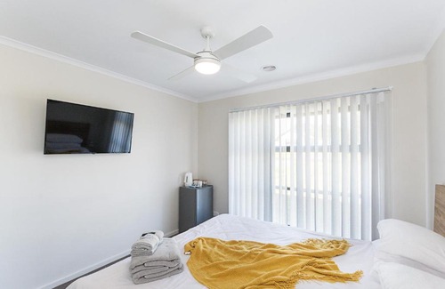 Hamilton House | Morview Holiday Homes-Elephant